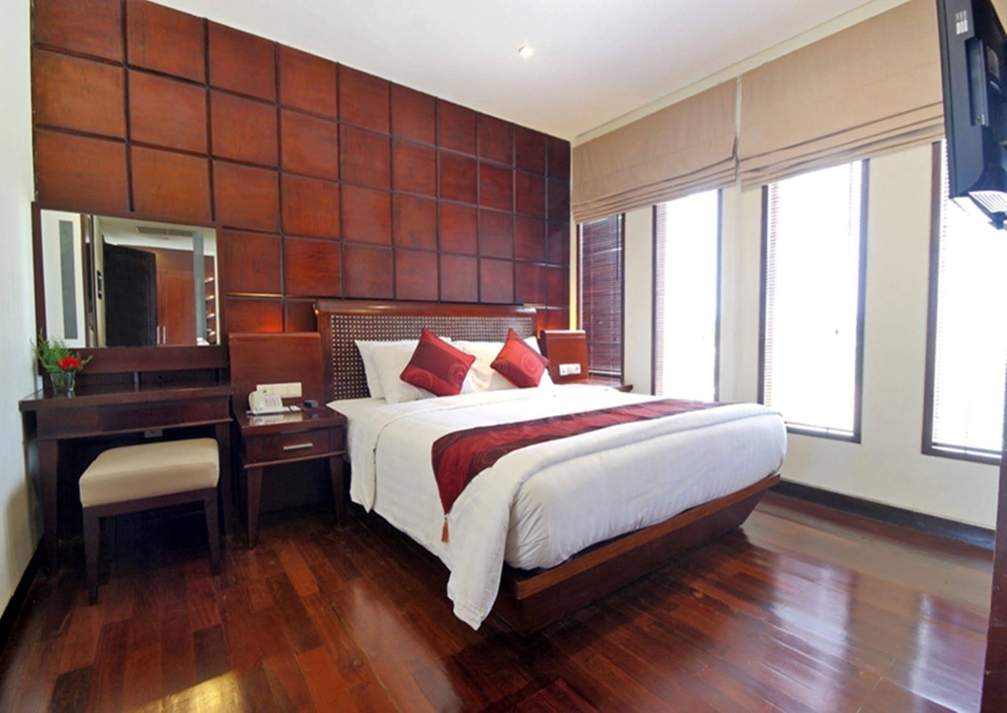Capital O 2114 Grand Jimbaran Boutique Hotel المظهر الخارجي الصورة