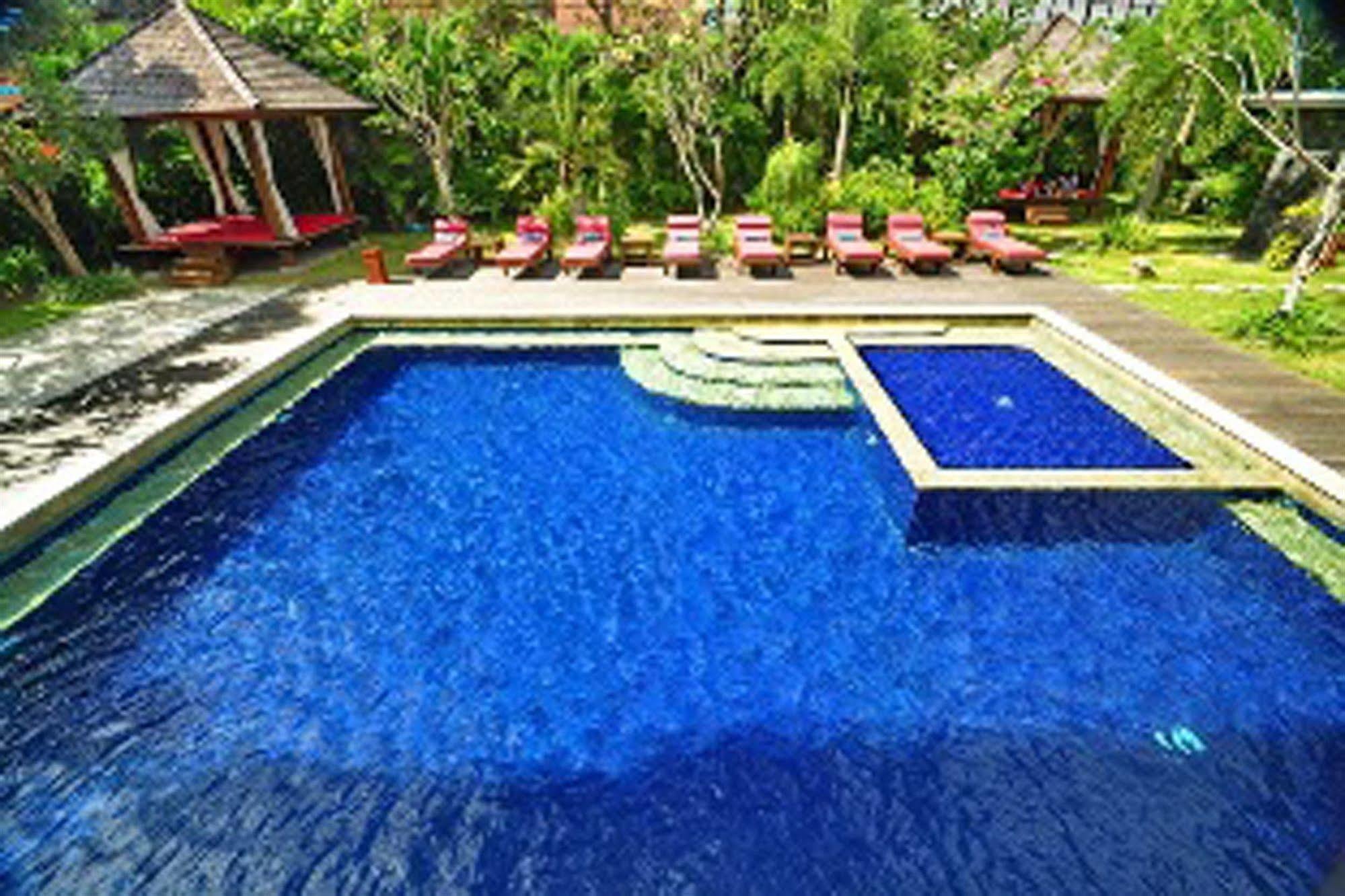 Capital O 2114 Grand Jimbaran Boutique Hotel المظهر الخارجي الصورة